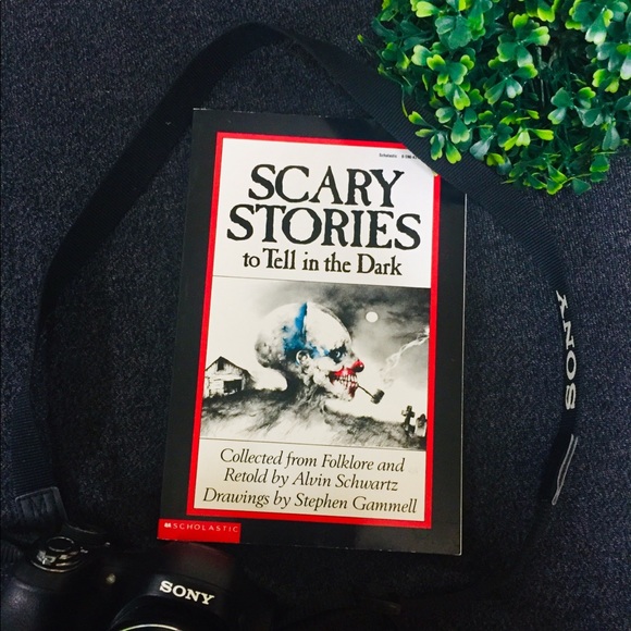 Scary stories to tell in the dark book - Picture 1 of 3